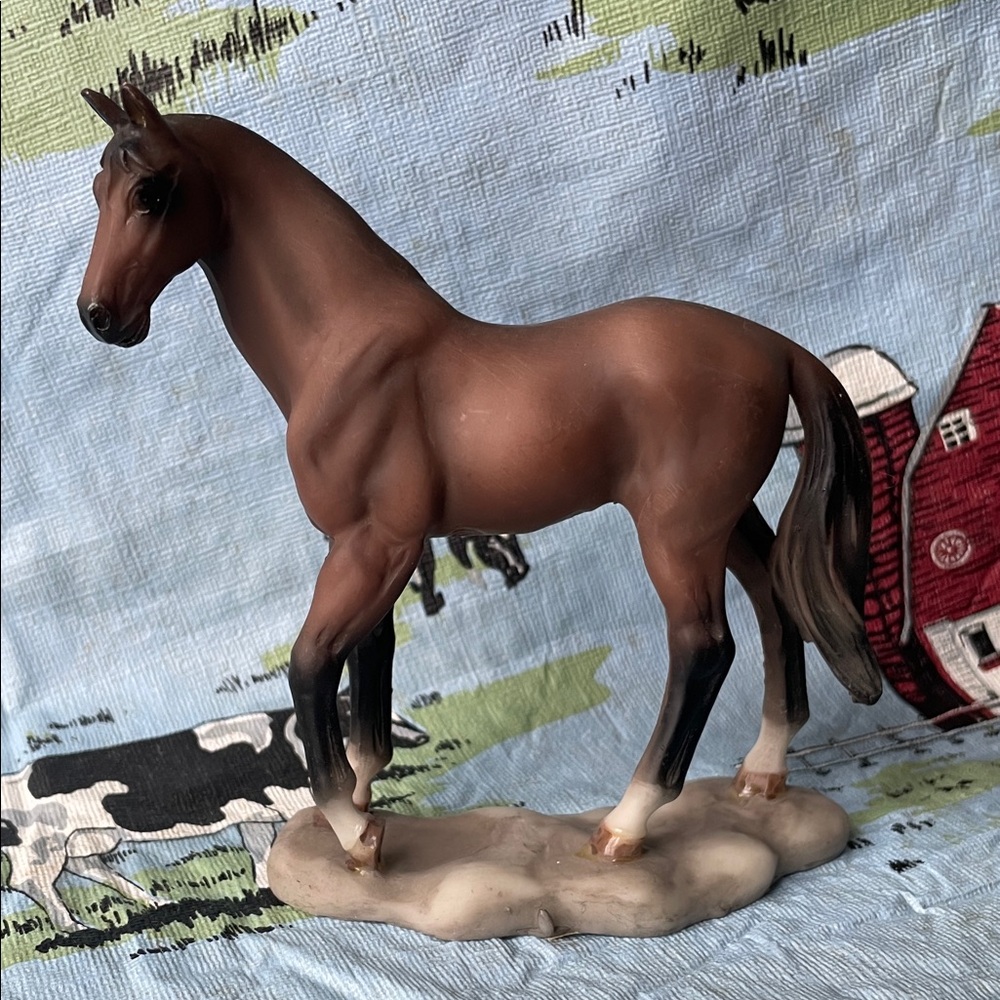 Brown Horse Figurine Set - Picture 6 of 9